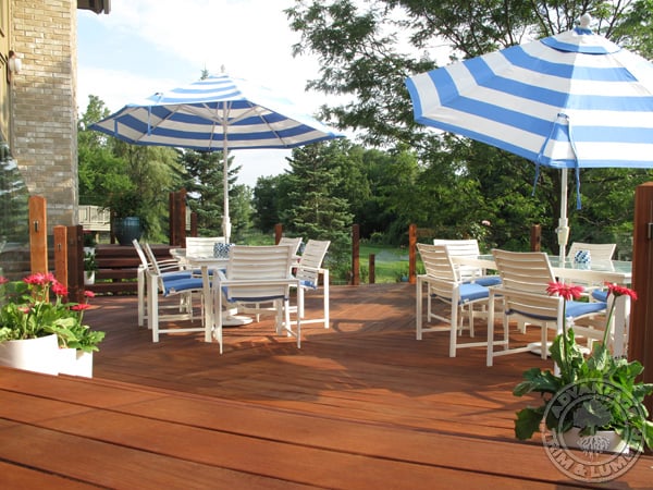 This Cumaru deck is the perfect area for outdoor entertaining on beautiful summer evenings.