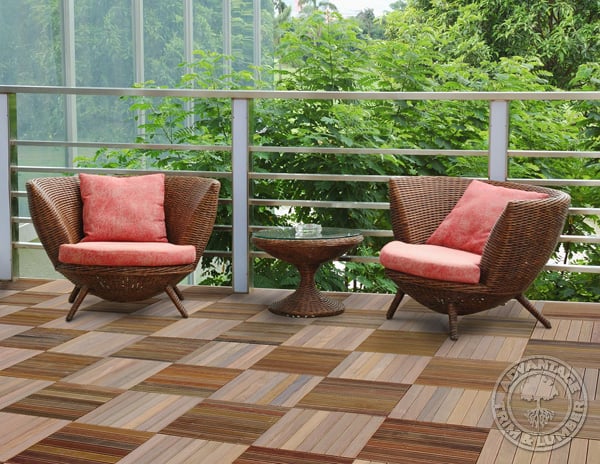 Decking tiles made of Ipe. Wood.