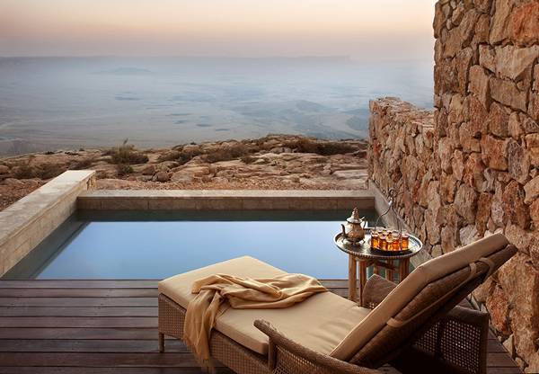The Beresheet Resort has a gorgeous view of the Ramon Crater, and was designed using Ipe. Photo by Assaf Pinchuk